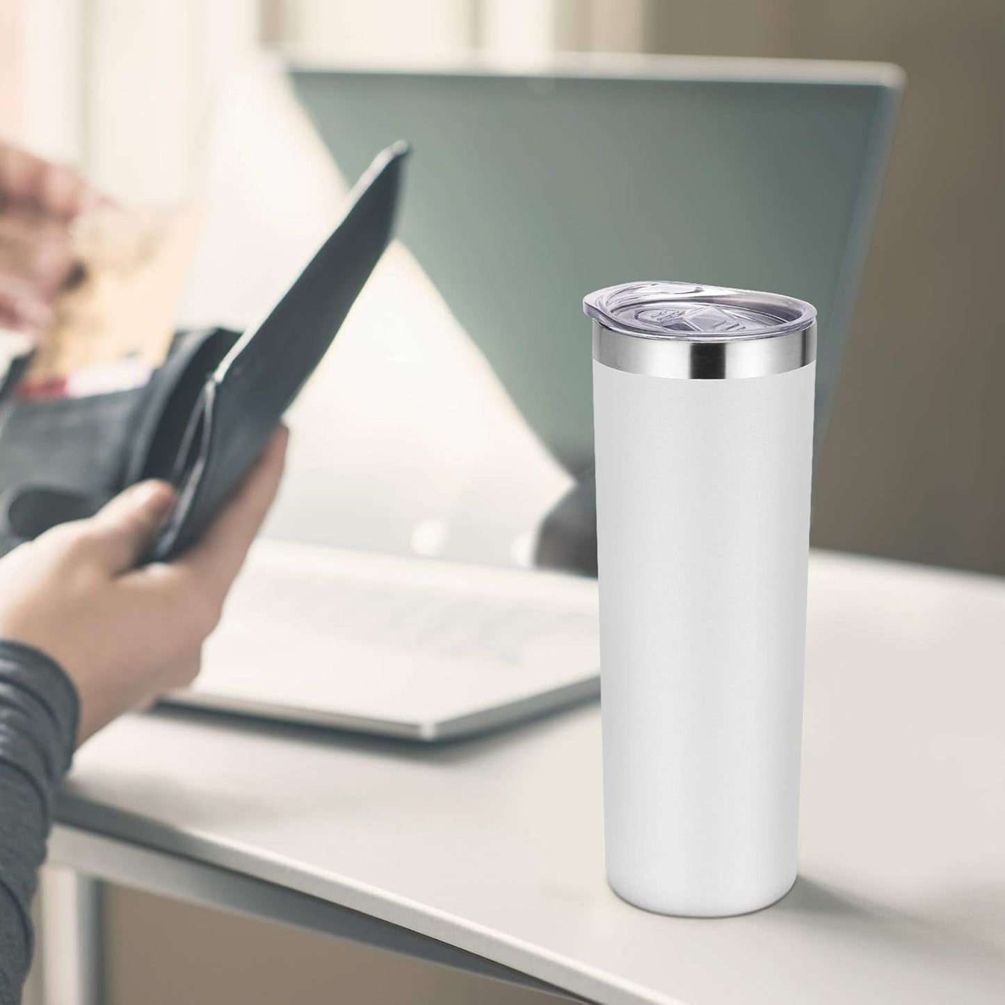 VEGOND Stainless Steel Skinny Tumbler, 20 oz Vacuum Insulated Tumbler with Lid and Straw, Double Wall Coffee Cup, Travel Mug for Cold Hot Drinks, White 1 Pack