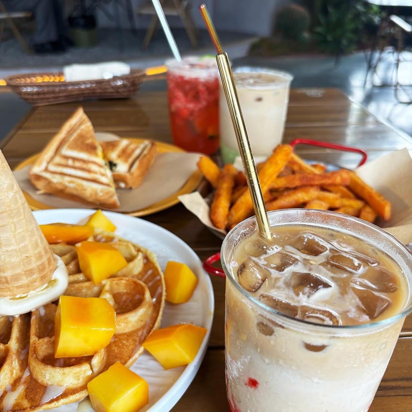 Stainless Steel Straws Metal Reusable Drinking Straw for Juice Iced Coffee Cold Beverage Water Highball Glasses 20oz Tumblers Mugs Cups, 0.24" 6mm Wide 215mm Long, Set of 8 with Brush, Gold