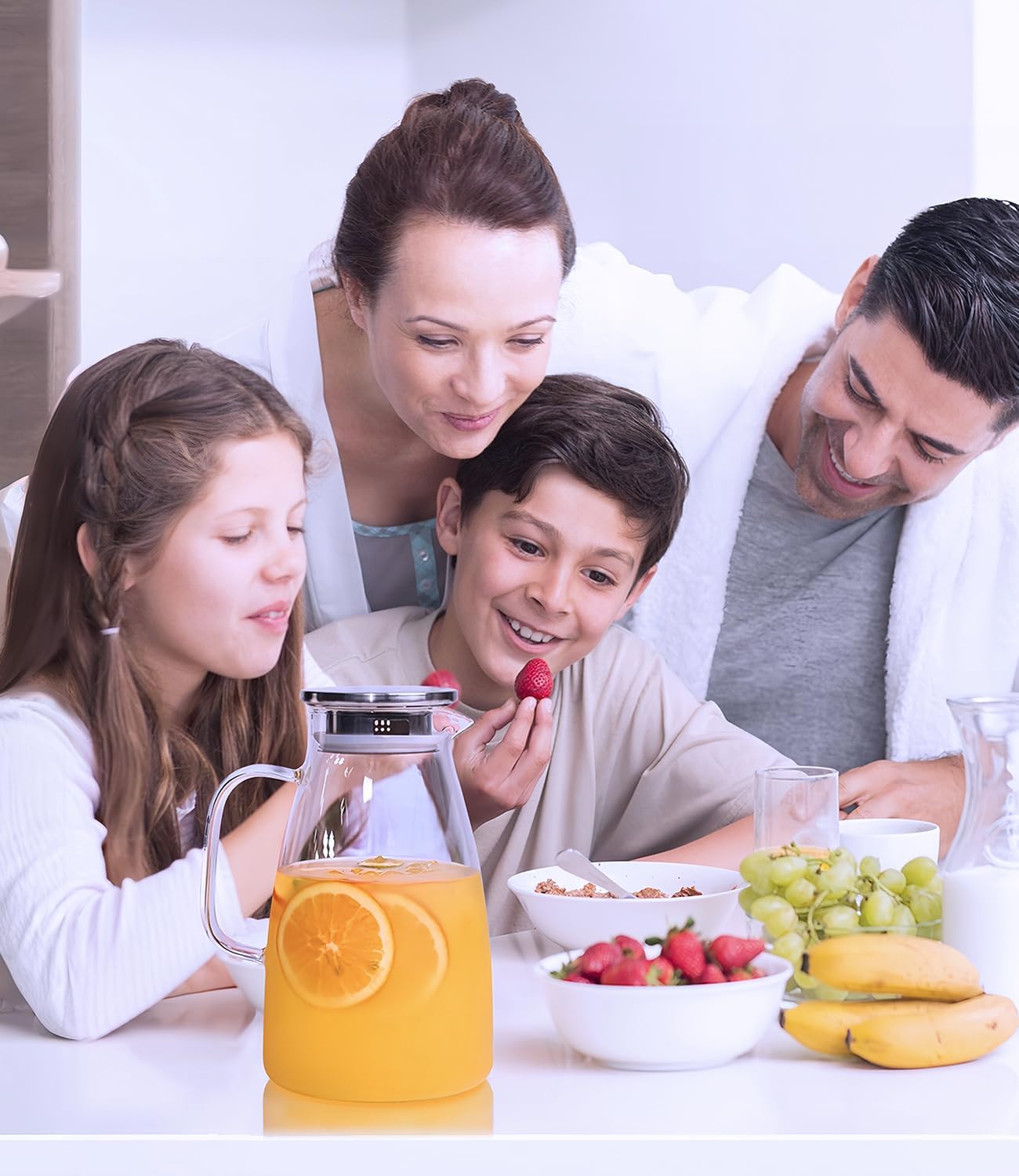 Glass Pitcher with Lid, 2 Liter 68oz Water Pitcher with Handle and Spout for Fridge, Borosilicate Glass for Iced Tea, Juice, Sangria, Cold/Hot Beverage, Large Jug with 2 Silicone Rings