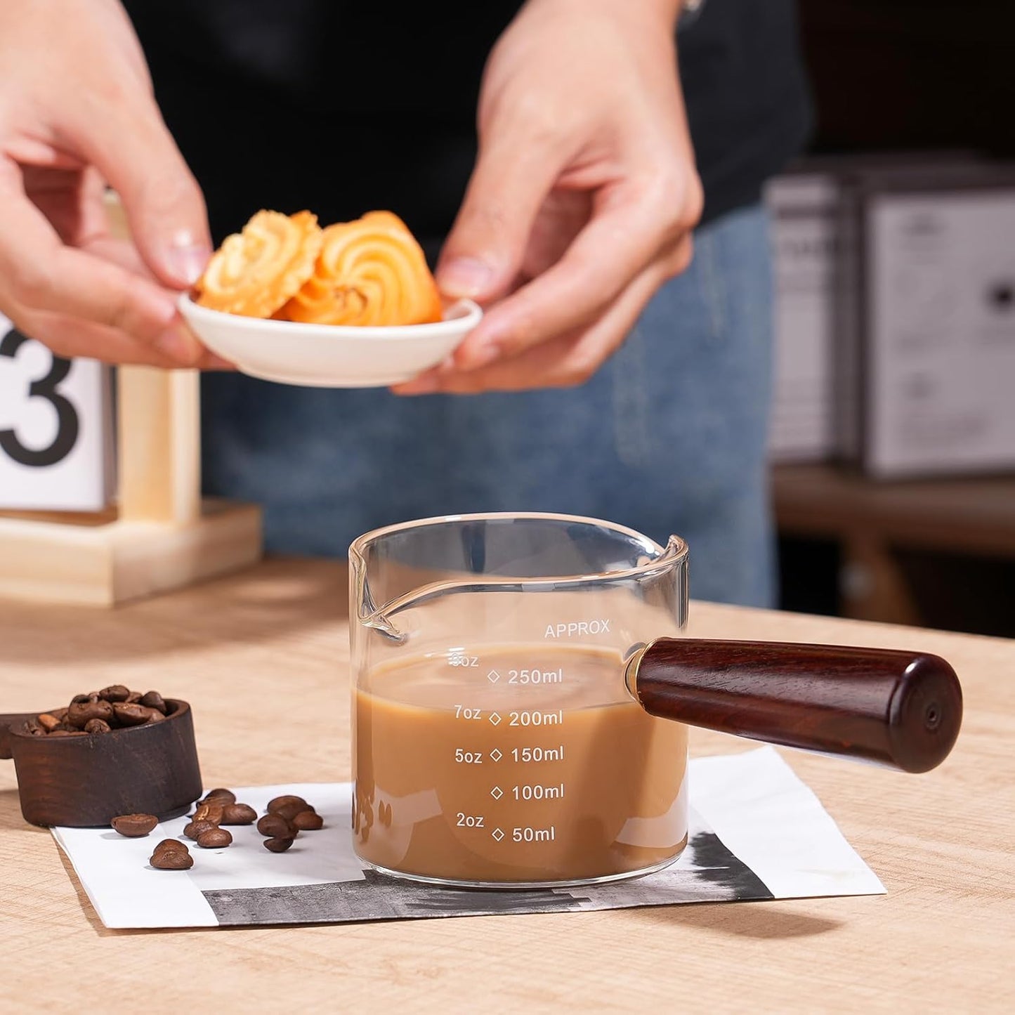 250ML/8.5OZ Measuring Cup Espresso Shot Glasses Double Spouts Large Coffee Cup with Wood Handle Triple Pitcher Milk Cup Parts Clear Glass By BCnmviku (250ml-1pack)