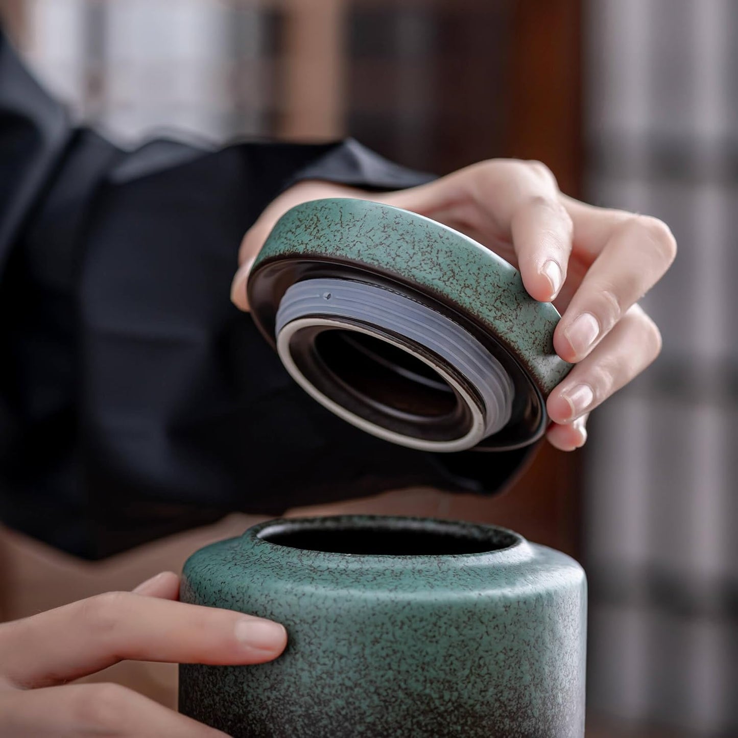 Tea Canister for Loose Tea with Airtight Lid, Kitchen Storage Containers, Ceramic Food Storage Jar, Ceramic Coffee Canister (Light Blue)