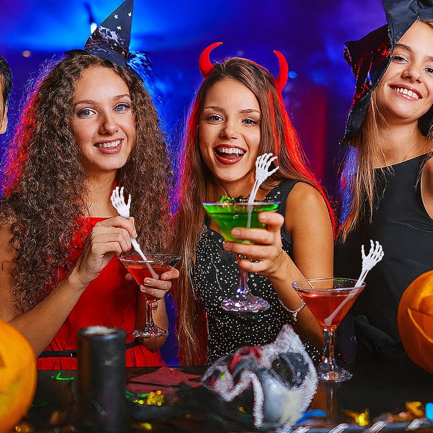 RunNico 25 Pcs 5.9''x1.5'' Halloween Skeleton Cocktail Stirrers, Reusable Skeleton Hand Swizzle Sticks, Halloween Plastic Drink Stirrer for Home Bar Horror Party Table Decorations Photo Props