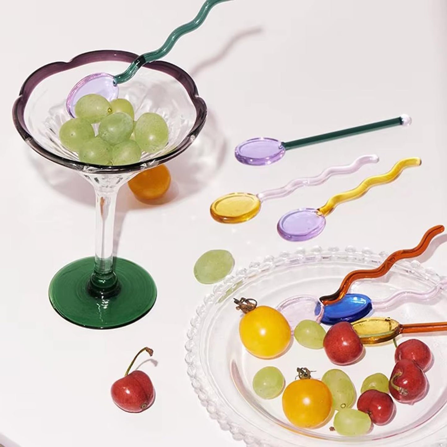 5 Pieces Glass Spoons, Creative Colorful Glass Dessert Spoon Colored Transparent Coffee Milk Curved Handle Stirring Teaspoon for Home Bar Party (Round)