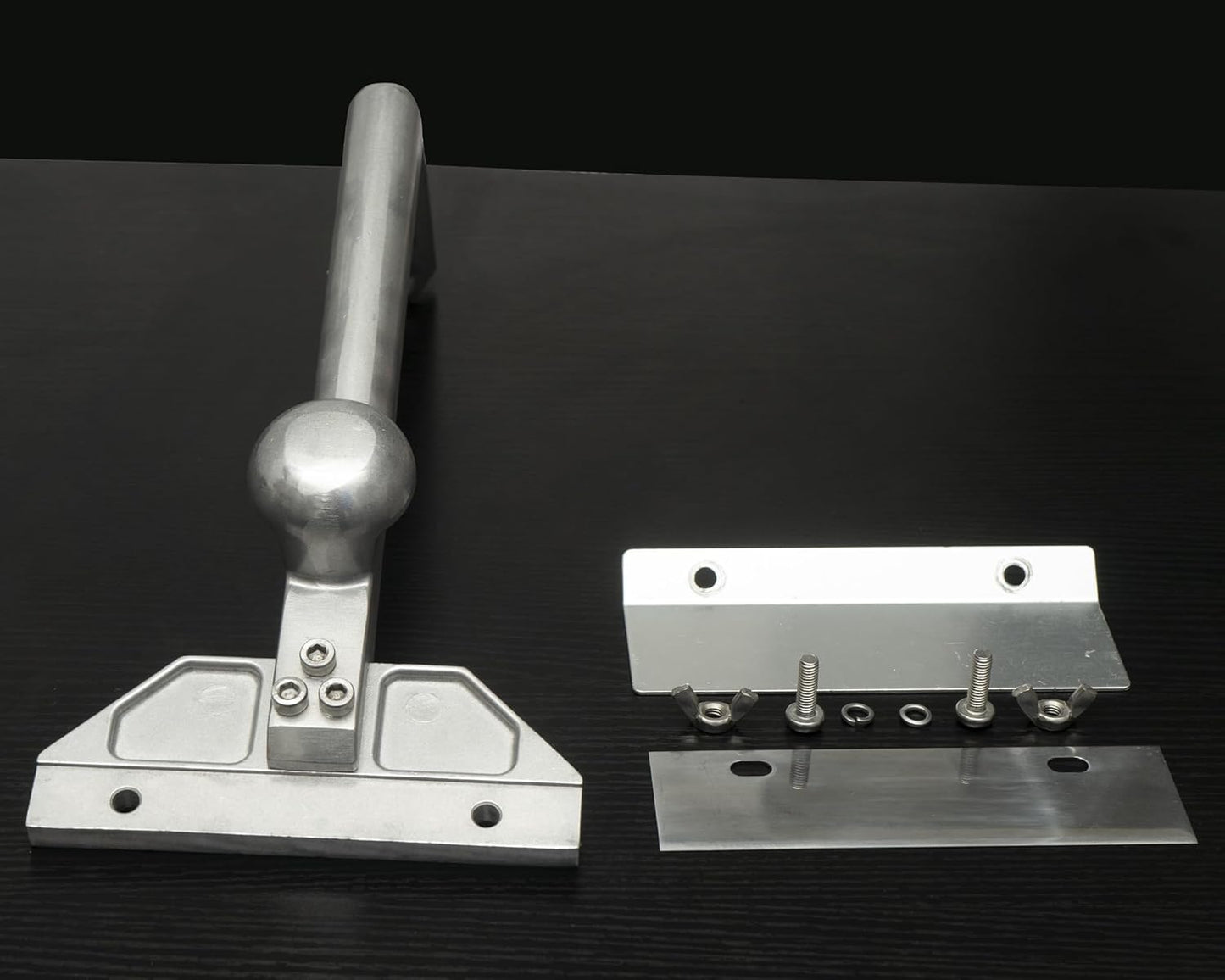 Professional Heavy Duty Grill Scraper for Flat Tops with Stainless Steel Scraper Blade, Flat Top Scraper for Griddle with Ergonomic Aluminum Handle, Ideal for Griddle, Outdoor Grill Cleaning