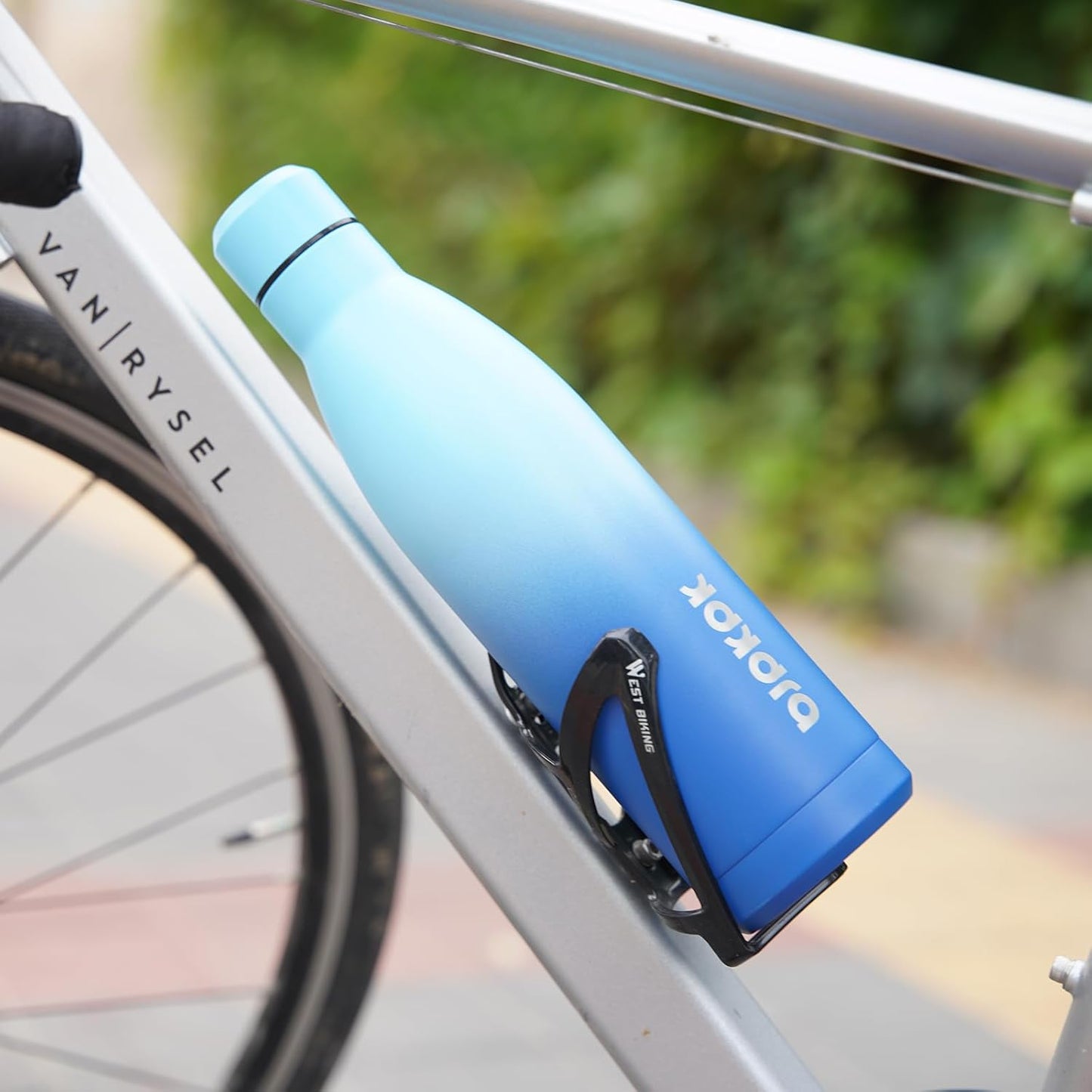 BJPKPK 17oz Insulated Water Bottles Stainless Steel Sports Water Bottles Keep Cold and Hot for Travel Dishwasher Safe,Sky