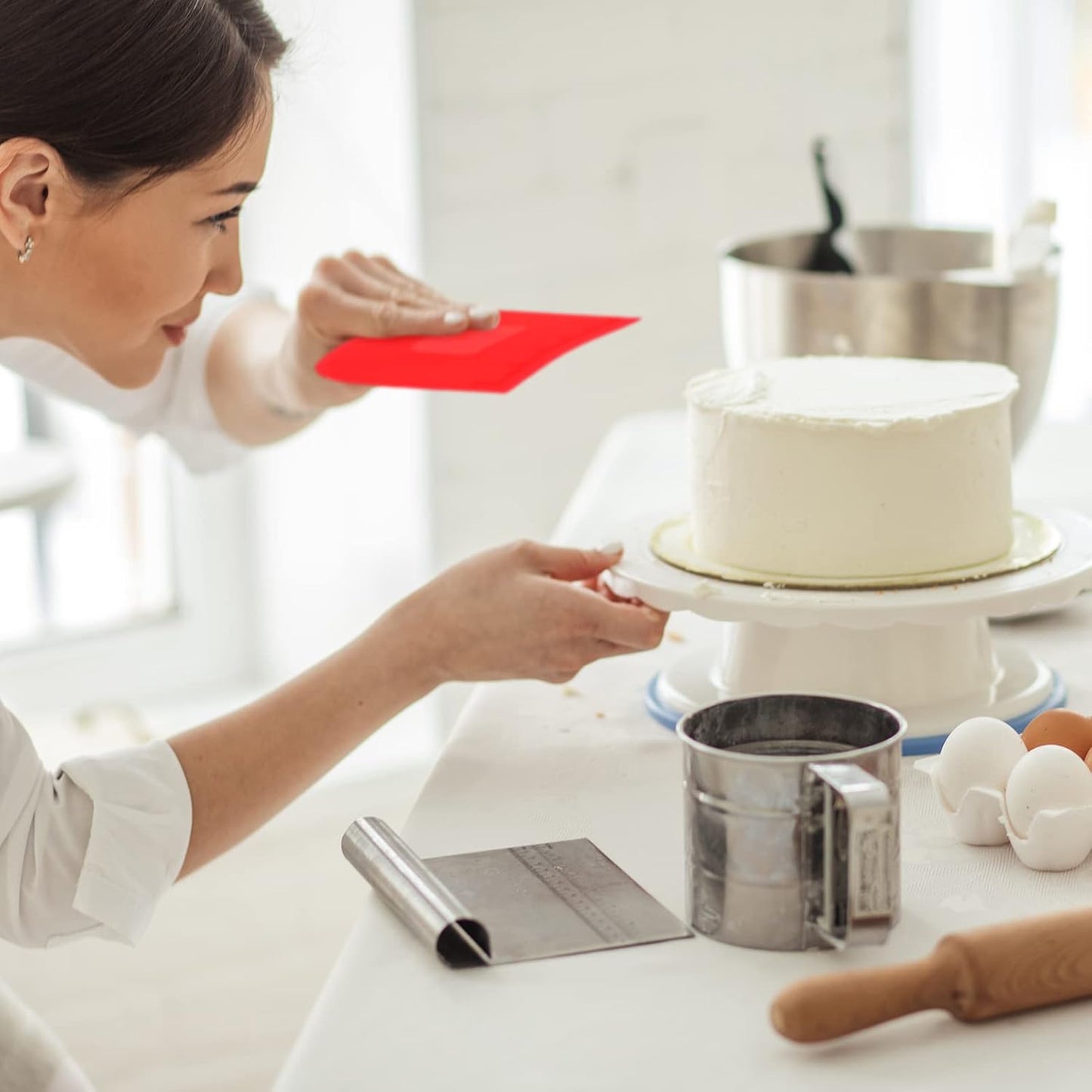 4 Piece Plastic Dough Scraper Bowl Scraper Flexible Multipurpose Food Scraper Plastic Dough Cutter for Bread Cake Dough Fondant Icing (White, Green, Yellow, Red)