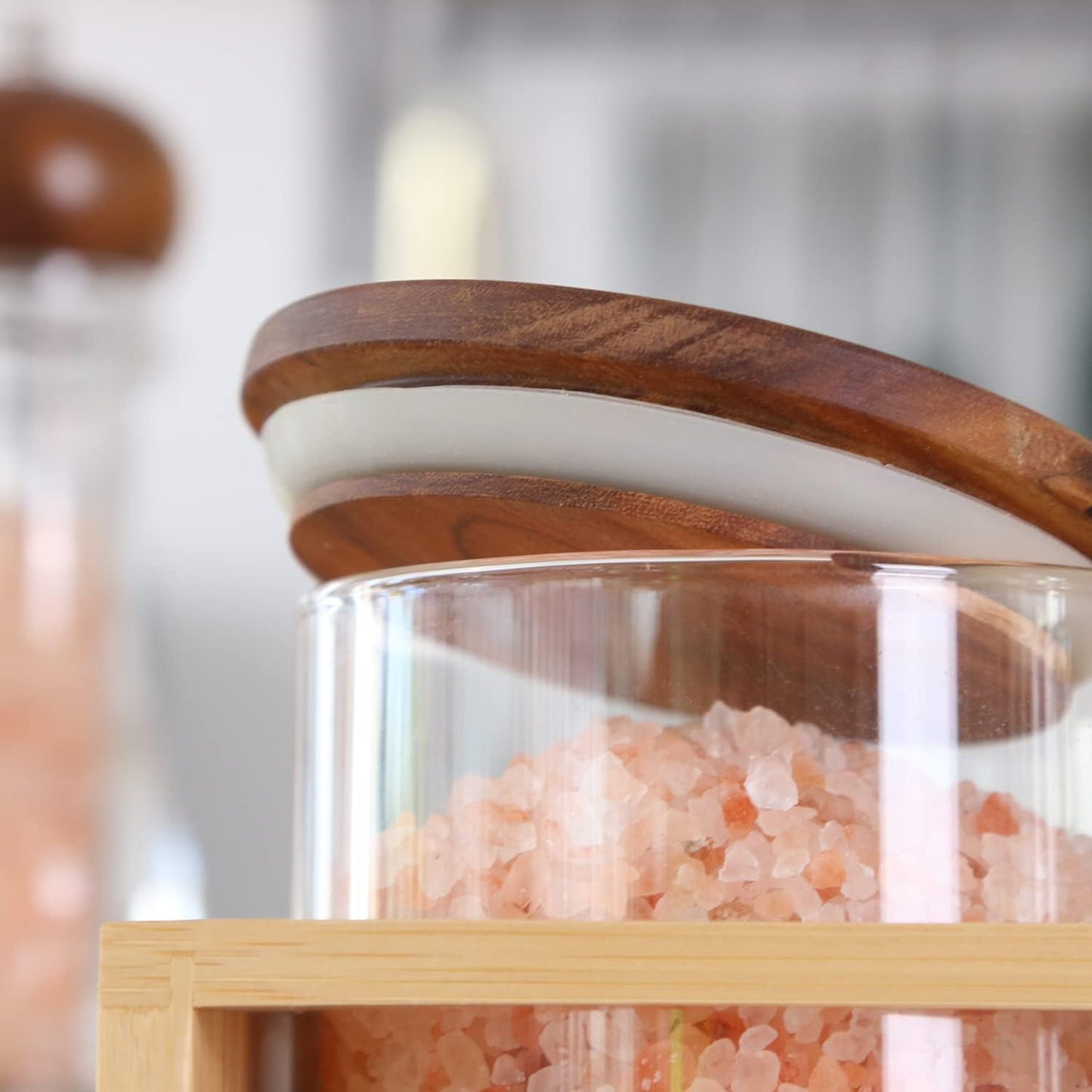 KKC HOME ACCENTS Airtight Borosilicate Glass Food Storage Jars with Wood Lids and Scoop for Coffee,Tea,Sugar,Salt,Wooden Top Glass Sealed Jars,18 Fluid Ounces