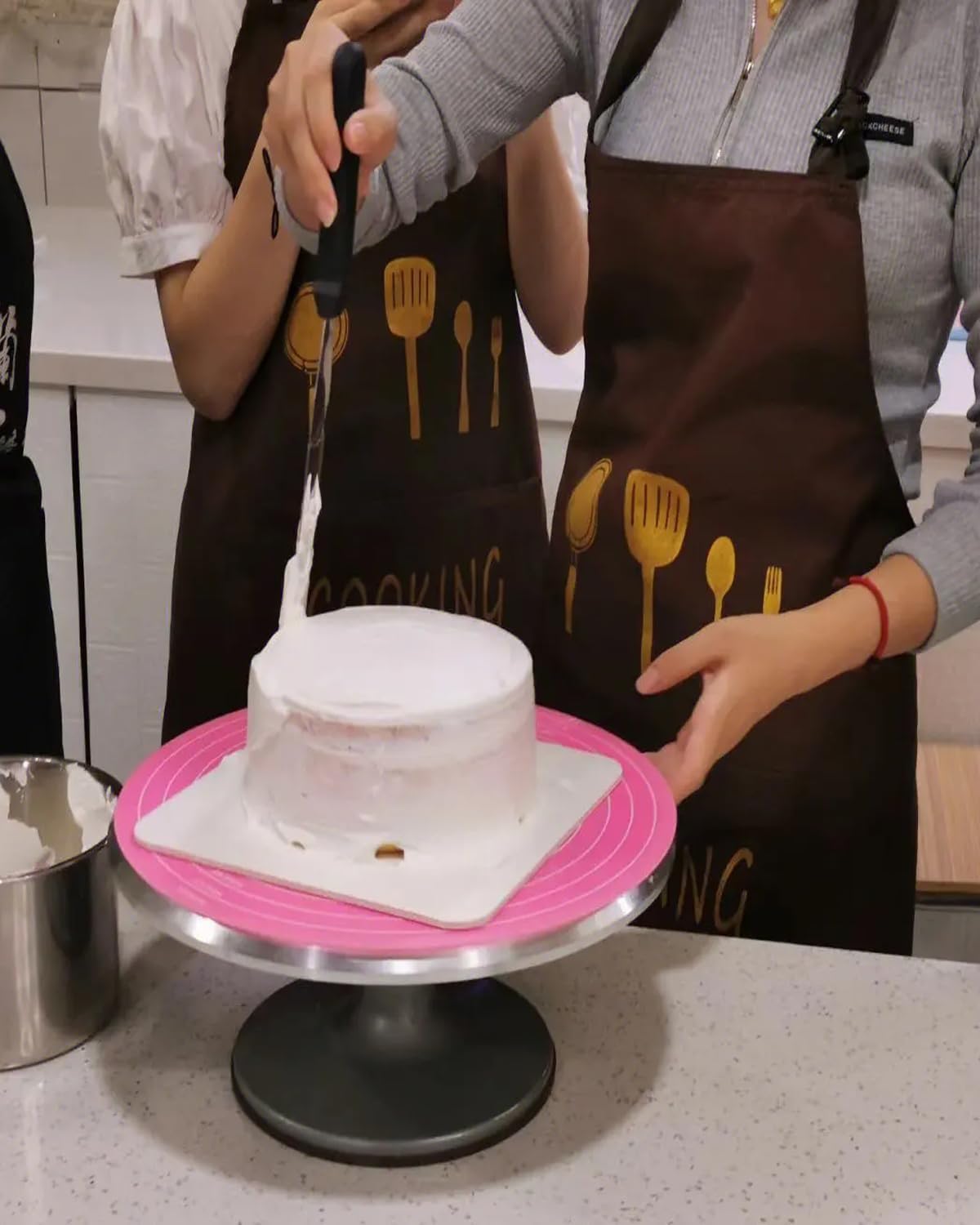 Silicone Baking Mat Cake Mat Silicone Cake Mat Silicone Baking Mat with Measurements for CakeTurntable Stand Non-Stick Heat Resistant Pastry Baking Sheet -Green