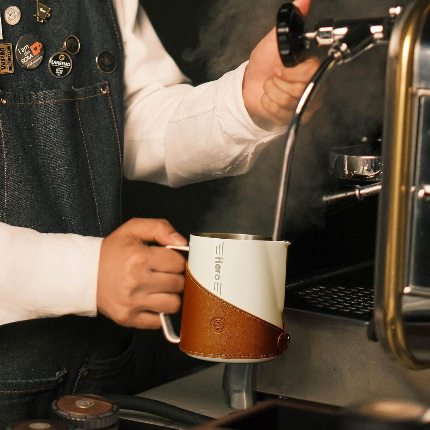 Milk Frothing Pitcher 450ml/16oz 304 Stainless Steel Espresso Steaming Pitcher with PU Leather, Milk Frothing Jug,milk frother cup,Milk Jug Cup,Premium Barista Tools,Latte Art (Bright 20oz)