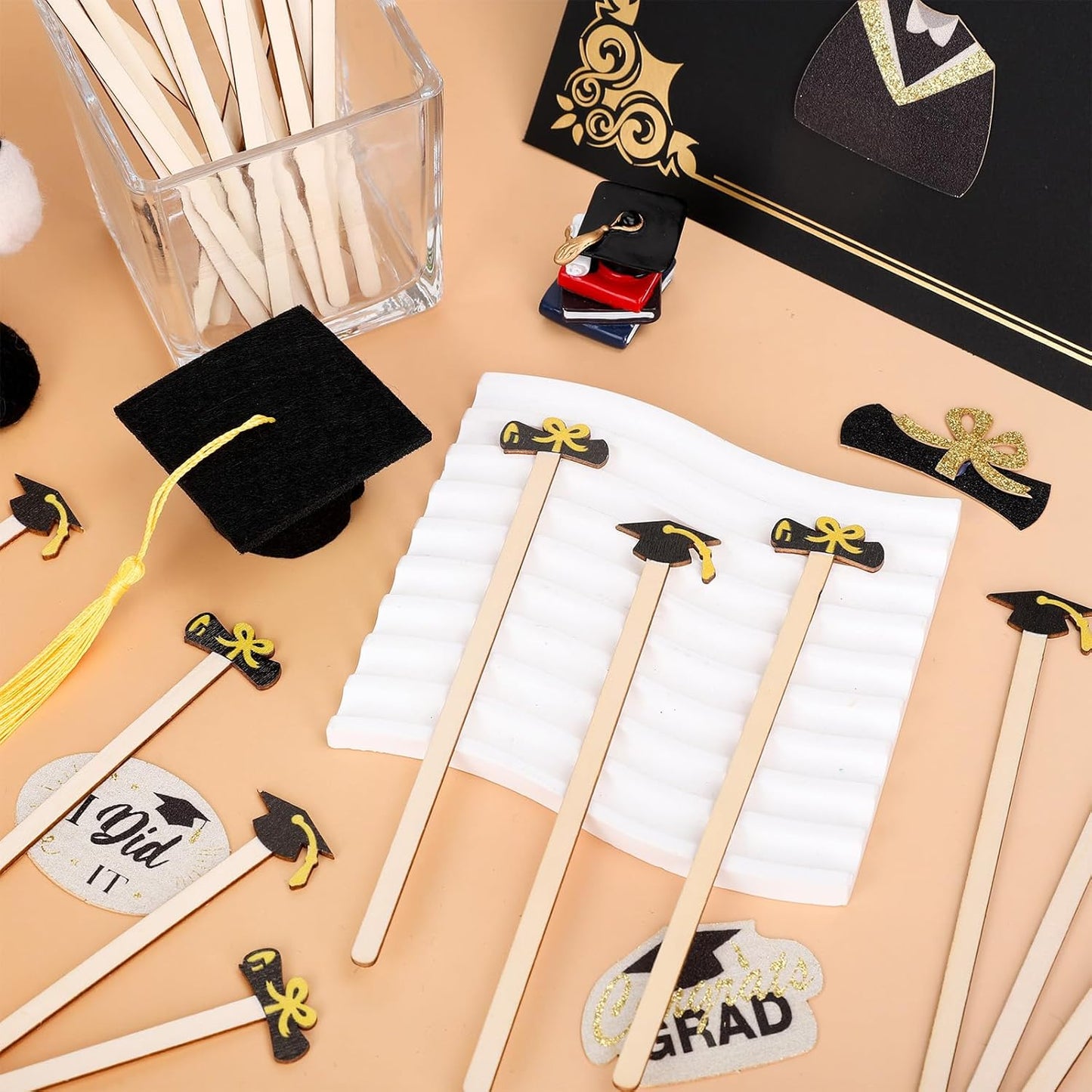 120Pcs Graduation Coffee Stirrers Grad Black Hat Diploma Disposable Stir Sticks Wooden Drink Stirrers for Home Office Bar Restaurant Party Supplies