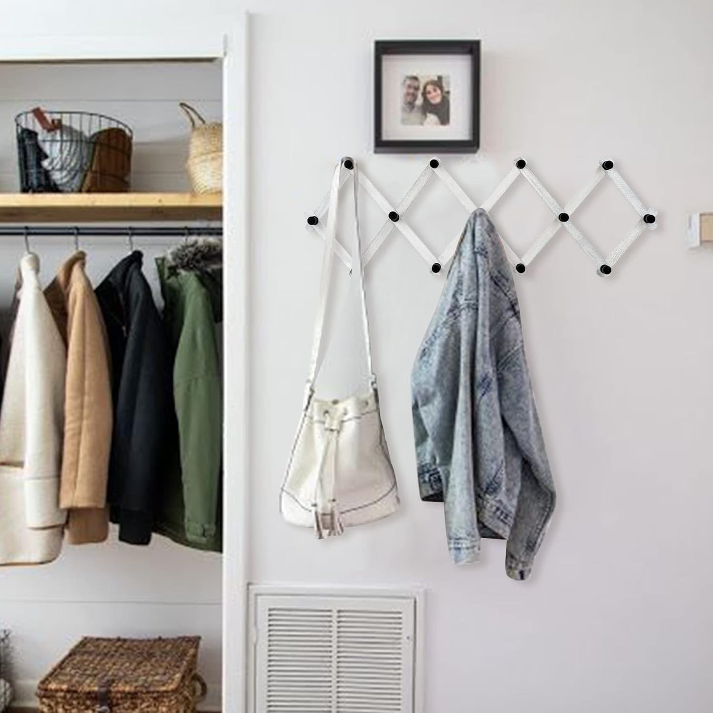 WGFKVAS 2 Pack Expandable Coat Rack, Accordion Wall Hanger, Wooden Hat Rack Wall Mounted, Accordion Hook for Mugs, Cap, Coats, 13 Hooks (Pegs), White
