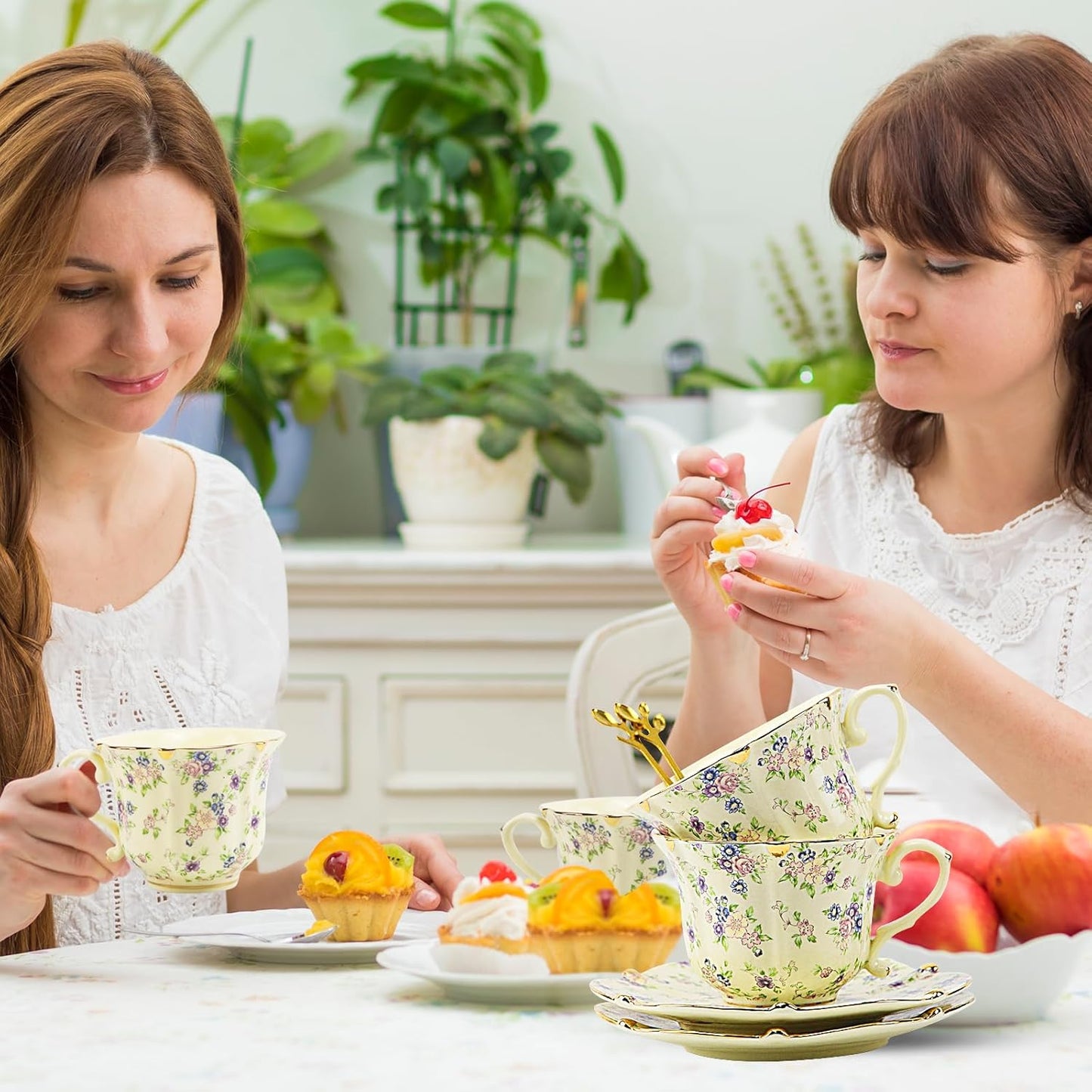 TATSUMI Country Roses Bone China Tea Cup and Saucer Set, 6 Pieces, Vintage Style, For Women and Tea Parties