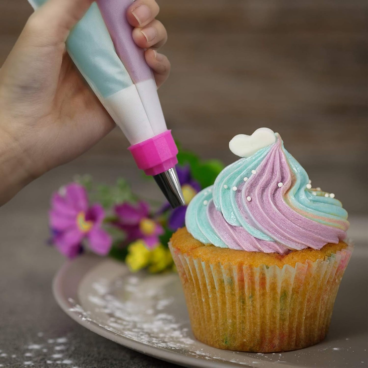 SNAIL GARDEN 38Pcs Silicone Pastry Bags Set, 9Pcs 3 Sizes Reusable Icing Piping Bags with 2Pcs Two-color Pastry Bags, 11Pcs Plastic Couplers+11 Frosting Bag Ties+5 Decorating Tips(12"+14"+16")