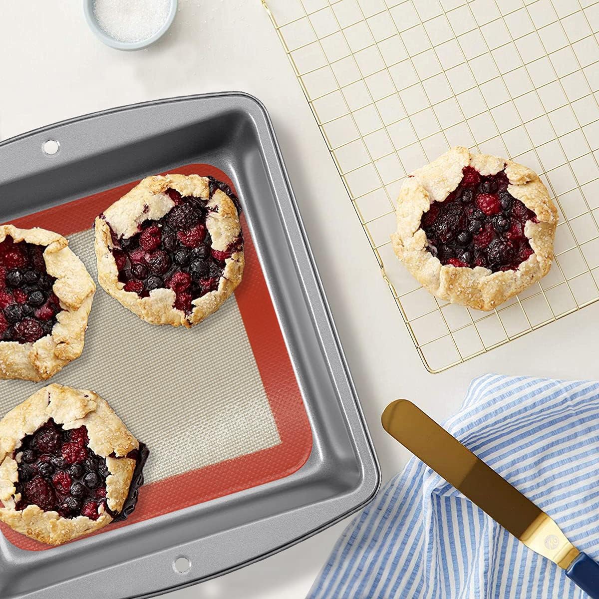 Silicone Baking Mats for 8 inch Square Cake Pan, Non-stick Reusable Cookie Sheet Liner for Baking Pan, Professional Food Grade Oven Liner Sheets Mats for Bread/Toast/Pastry/Cookie/Pie/Pizza 2 PCS 8x8