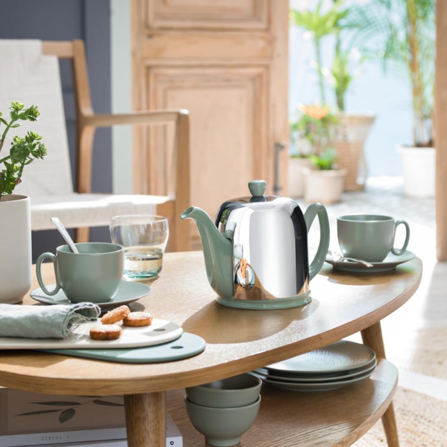 Salam Luxury French Tea Pot - Porcelain Teapot with Emerald Aluminum Cover, Ceramic Tea Kettle for Loose Tea, Removable Infuser, 6 Cup Capacity, 36oz - Black