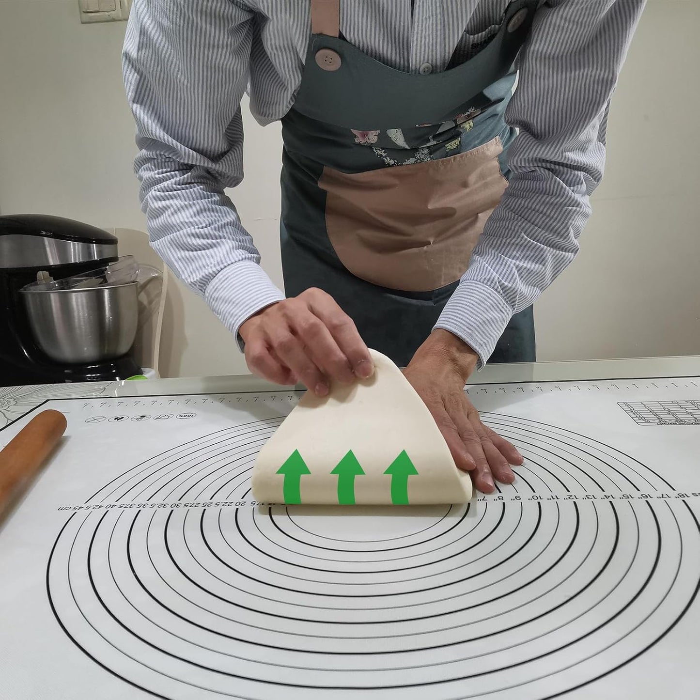 Yansumi Silicone Pastry Mat Extra Large Non-Slip Mat for Rolling Dough Pie Crust and Baking Non-Stick with Measurements (XL, 28"L x 20"W,Black)