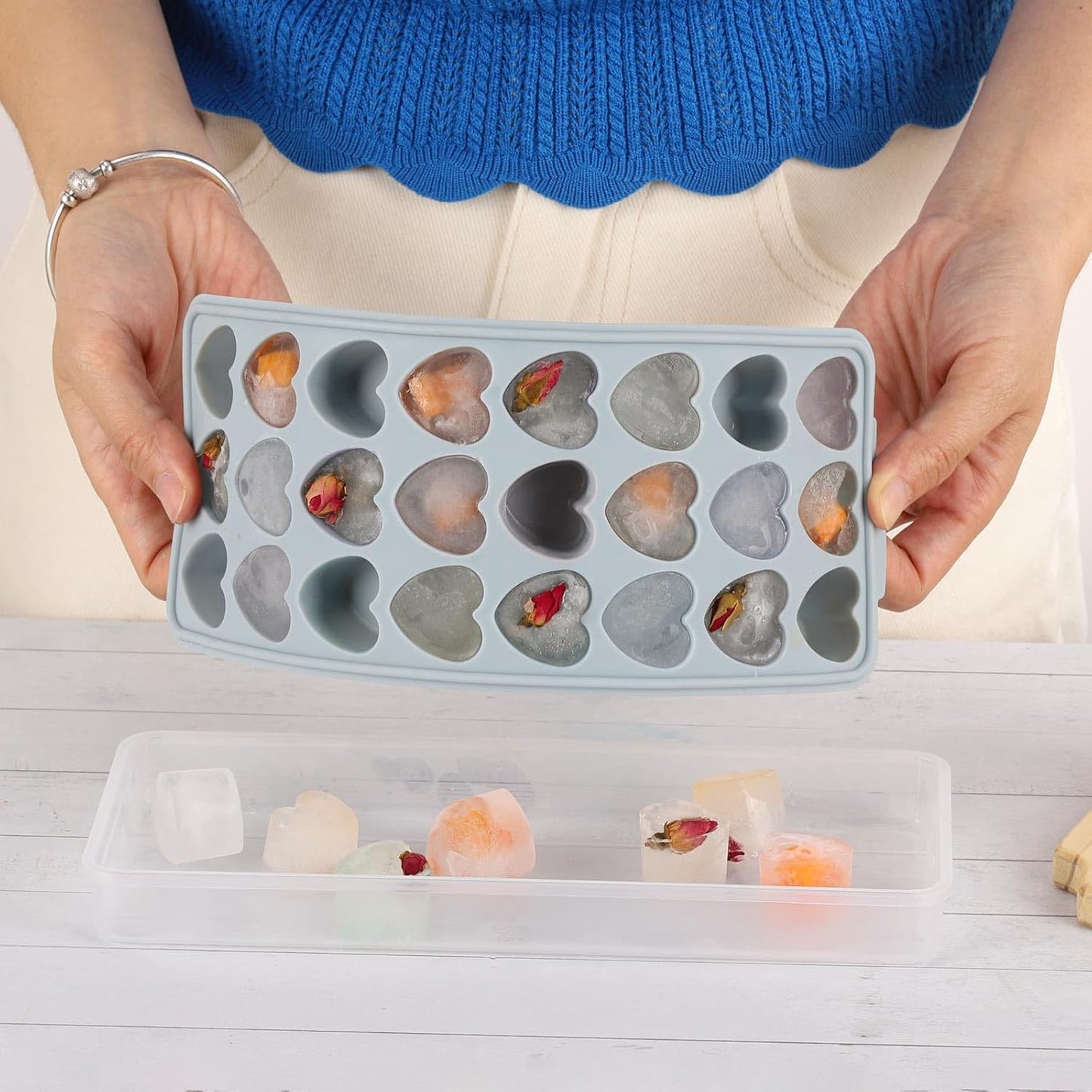 Heart Shaped Ice Cube Trays with Lid and Bins, Silicone Chocolate Mold, Easy Release Ice Trays, 24-Cavity Heart Molds for Ice Cubes, Gelatine, Baking and Candy