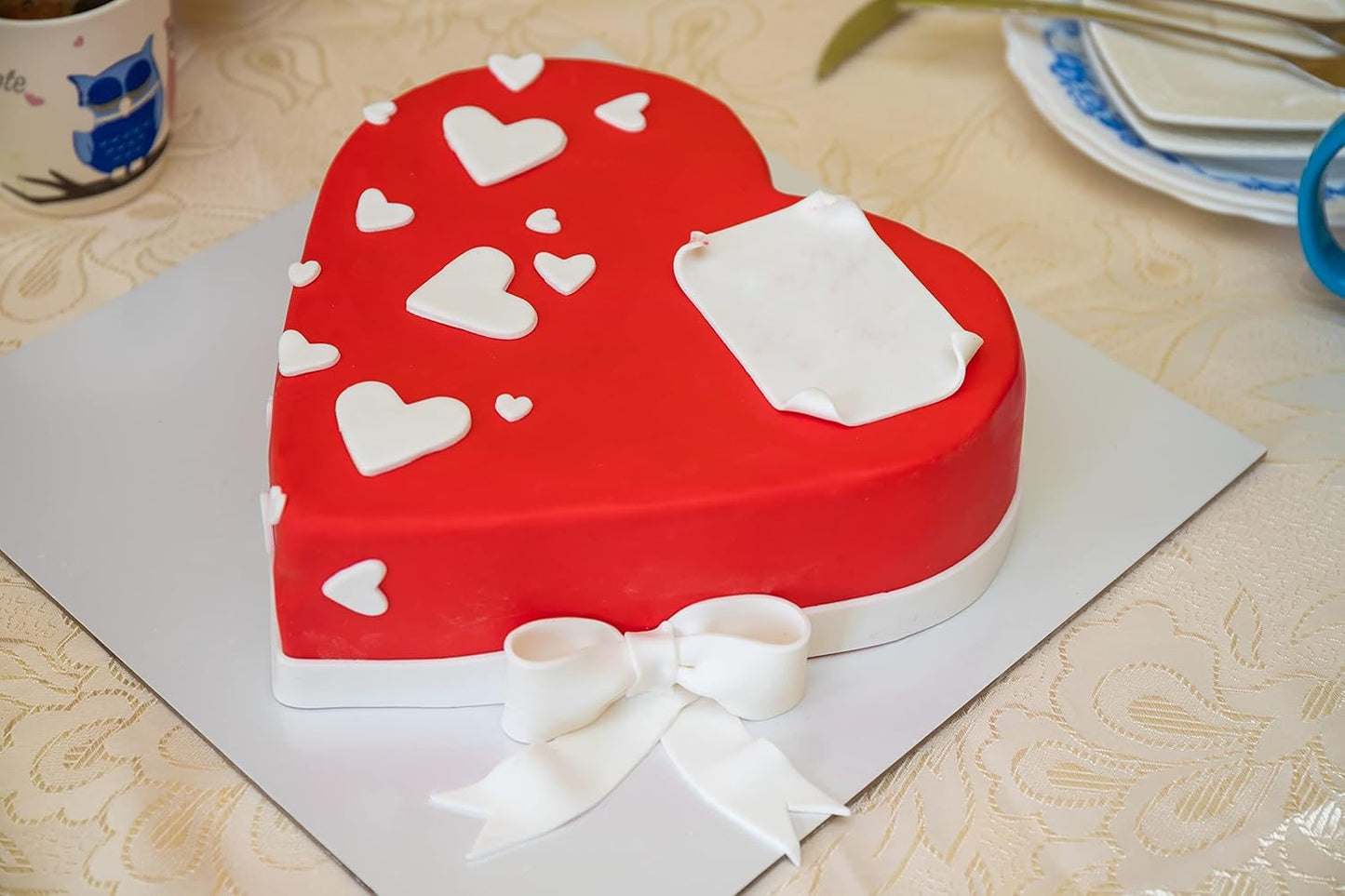 Bakerpan Premium Rolled Red Fondant for Cake Decorating - 2 Pounds, Vanilla Flavor