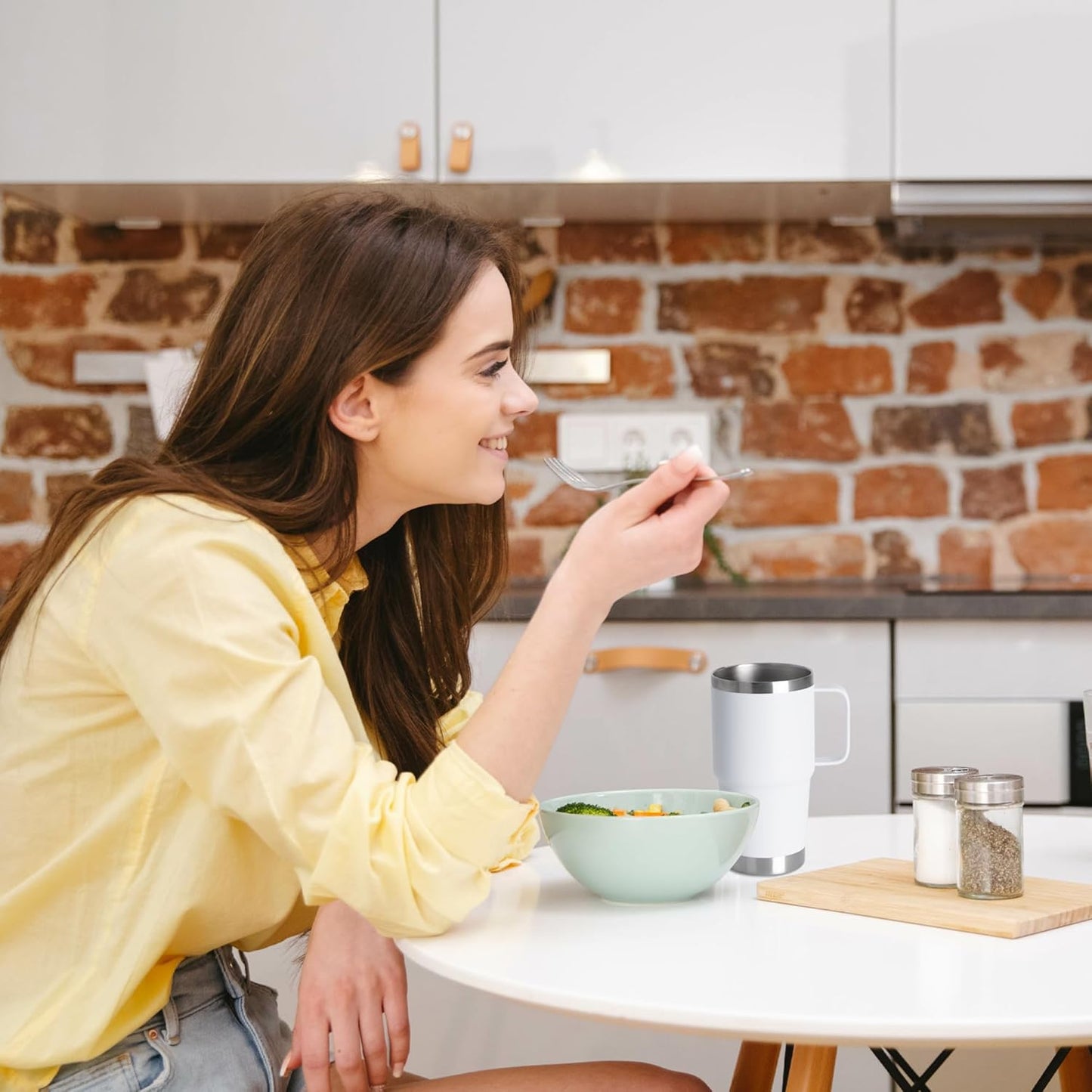 HASLE OUTFITTERS 20oz Tumbler Bulk with Lid, Stainless Steel Tumbler Bulk with Handle, Metal Insulated Travel Coffee Mug Set with Handle, Double Wall Vacuum Leak Proof Tumbler Cup, White 6 Pack