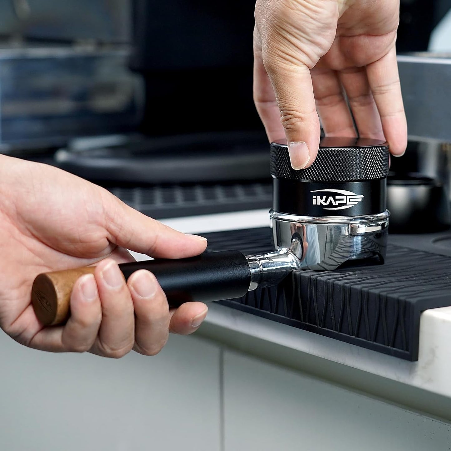 IKAPE 58mm Bottomless Naked Portafilter Black, for E61, Flair 58, ECM, Rocket, Sanremo, Synesso, Slayer, VBM Coffee Machines(20g Basket Included)