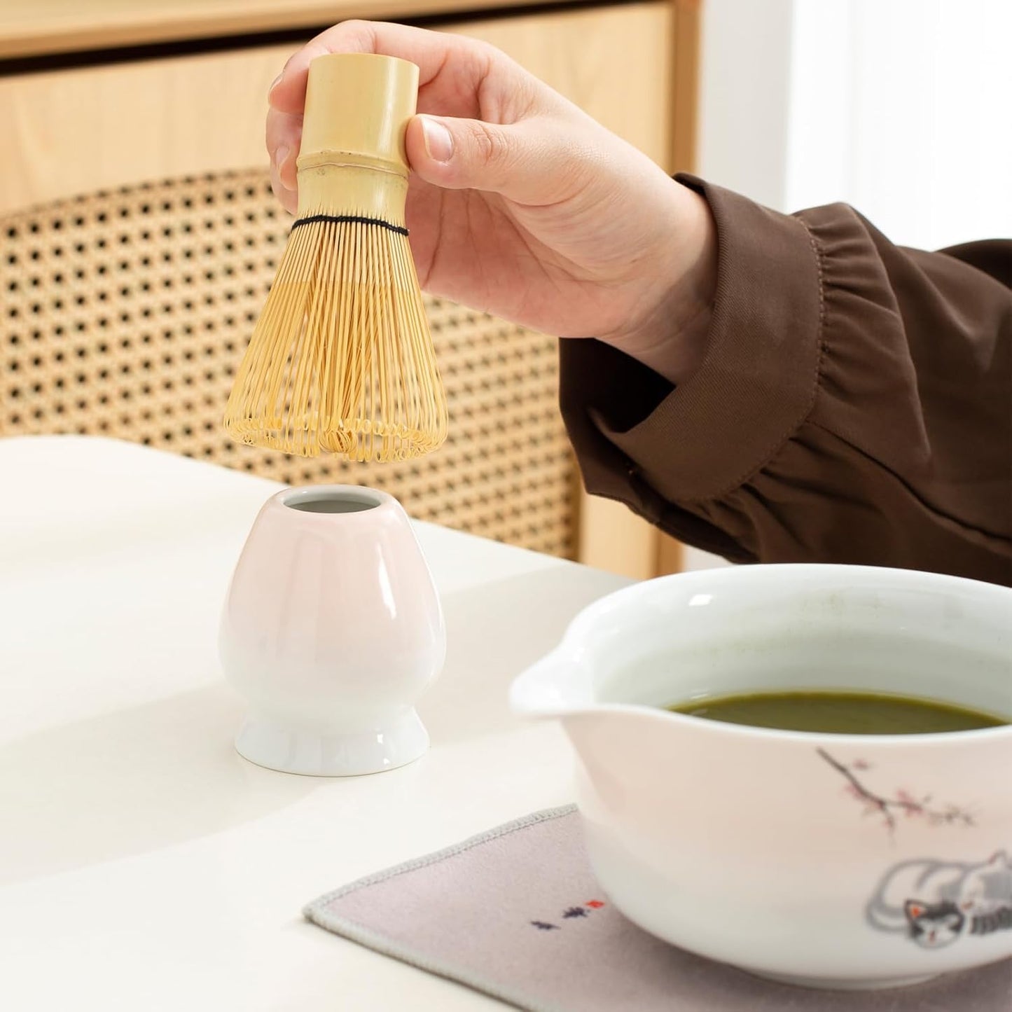 Matcha Whisk Set, Ceramic Matcha Set, 15.5 oz Matcha Bowl with Spout and Whisk, Perfect for Matcha Lovers, Ideal Gift for Christmas, Birthday(pink)