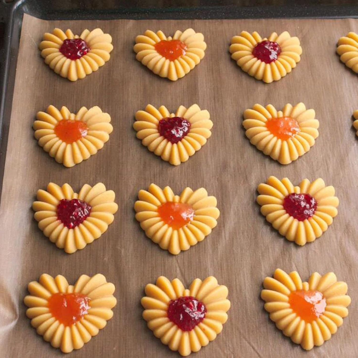 Wooden Cookie Biscuit Mold, 3D Baking Mold, Embossing Craft Decorating Baking Tool, Suitable for Halloween Thanksgiving Christmas Kitchen DIY (Love B 10 * 10 * 2)