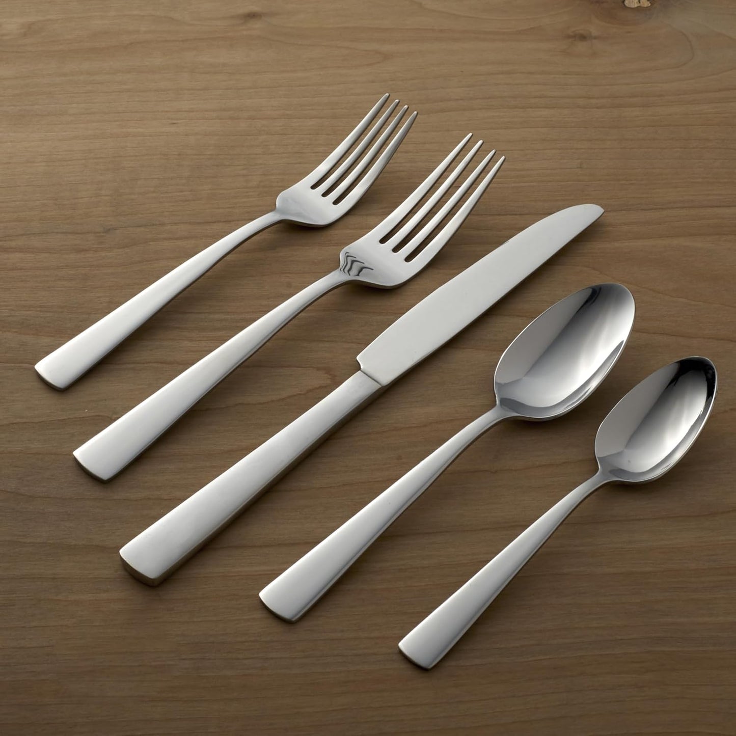 Oneida 20 Piece Everyday Nocha 20PC Flatware Set, Service for 4, Silver