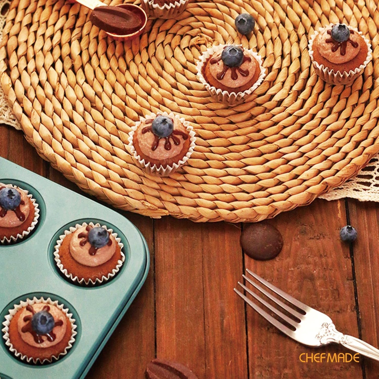 CHEFMADE Mini Muffin Cake Pan, Nonstick 12 Cavity Mini Muffin Bakeware Cupcake Pan for oven Baking（Green）