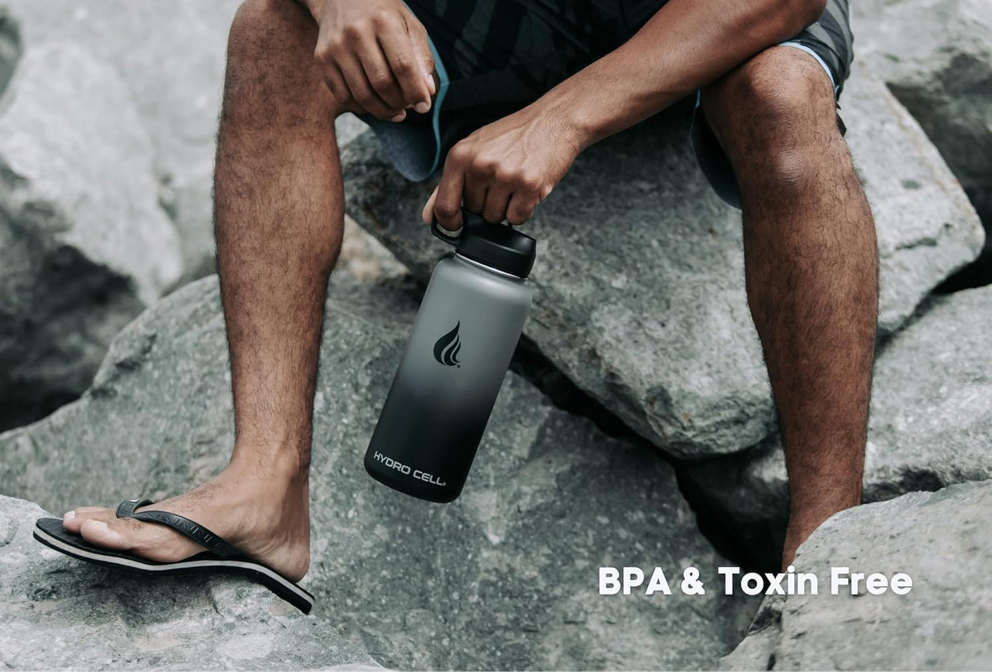 HYDRO CELL Stainless Steel Insulated Water Bottle with Straw - For Cold & Hot Drinks - Metal Vacuum Flask with Screw Cap and Modern Leakproof Sport Thermos for Adults (Graphite/Black 32oz)