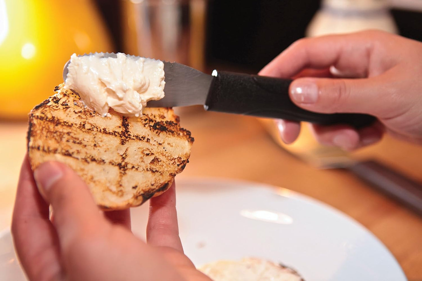 Mercer Culinary Millennia Wavy Edge Spreader, 3.5 Inch Blade, Black Handle