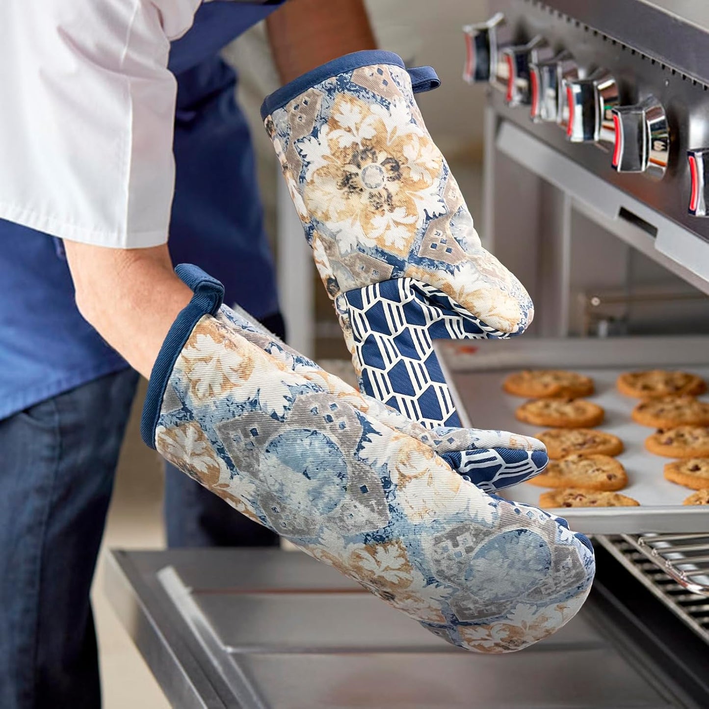 Thumb Oven Mitts, Heat and Slip Resistant Silicone Kitchen Mittens 2-Pack Set, Vintage Carpet Flower Soft Long Oven Gloves, Flexible Potholders for Safe Baking Cooking & Grilling (Dusty Blue)