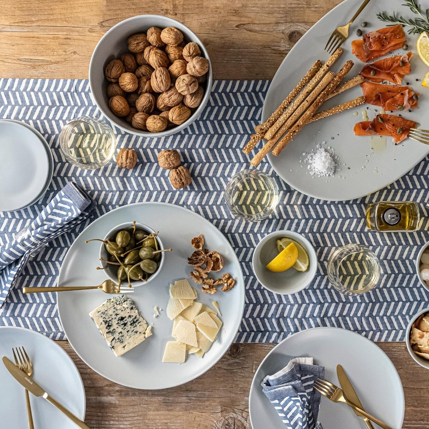 over&back Coupe Stoneware Serving Platter - Elegant 1-Piece Round Serving Platter to Complete Your Kitchen Set - 13.1" x 13.1" - Semi-Matte Fog Blue